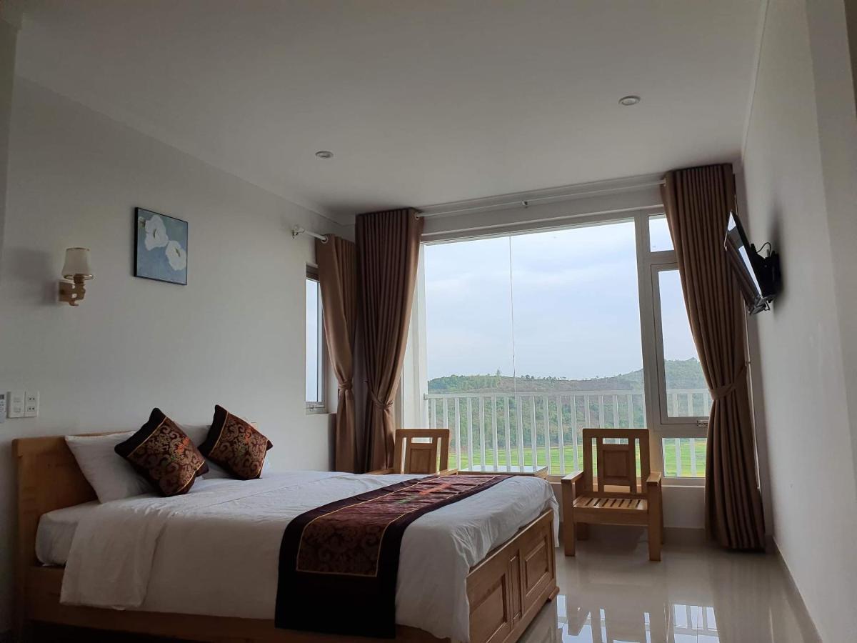 Minh Manh Hotel 2 Pleiku Bagian luar foto
